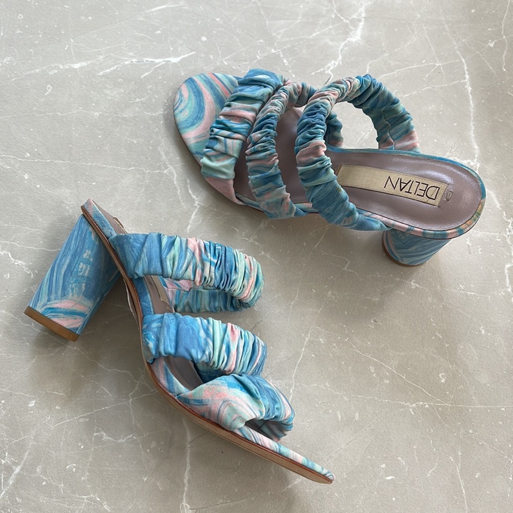 NEW Deltan Swirl Print Collete Three Band Strap Heeled Mule Sandals Women’s 6